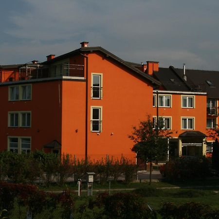 Hotel Daisy Budget Krakow Luaran gambar