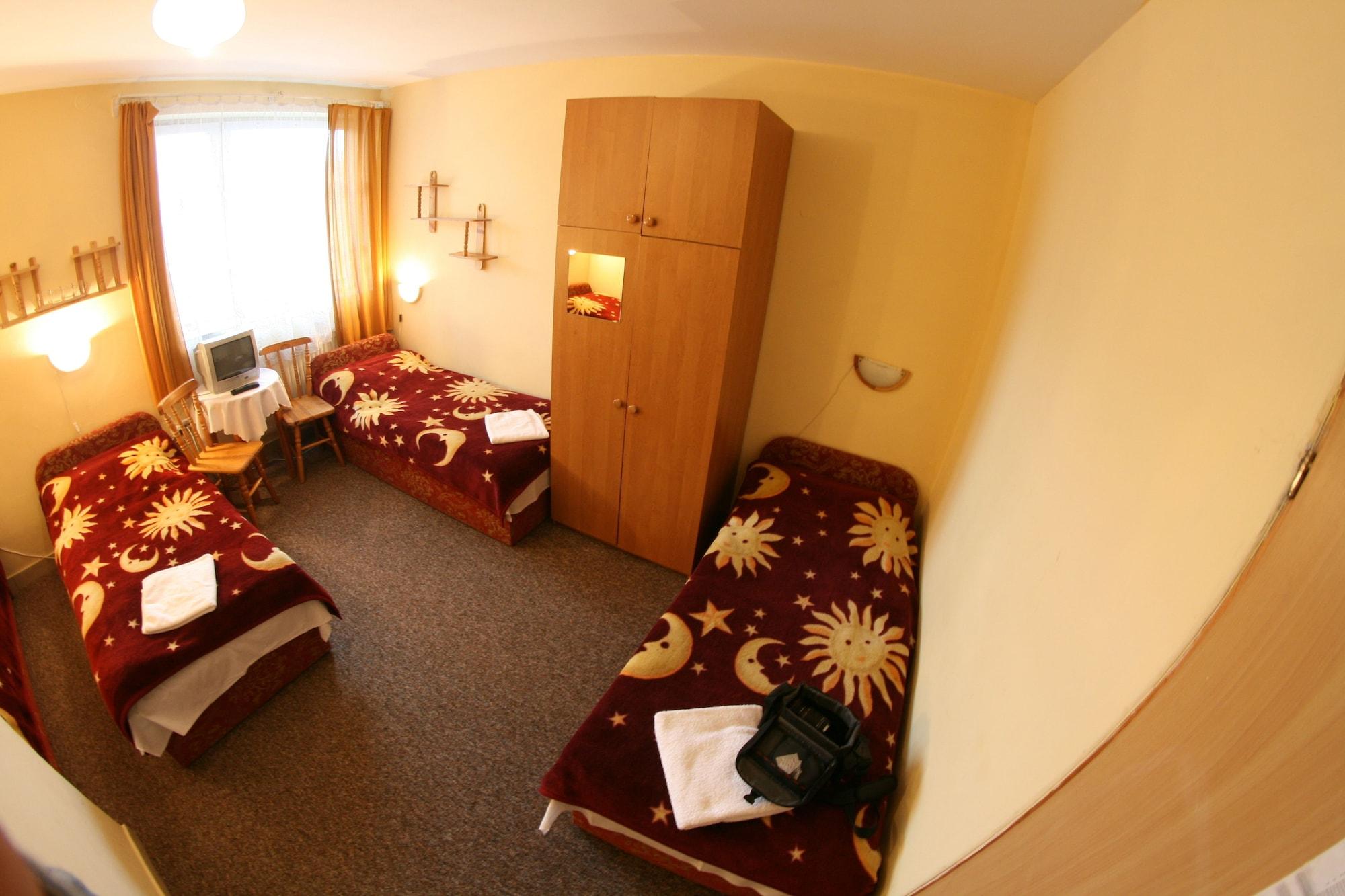 Hotel Daisy Budget Krakow Luaran gambar