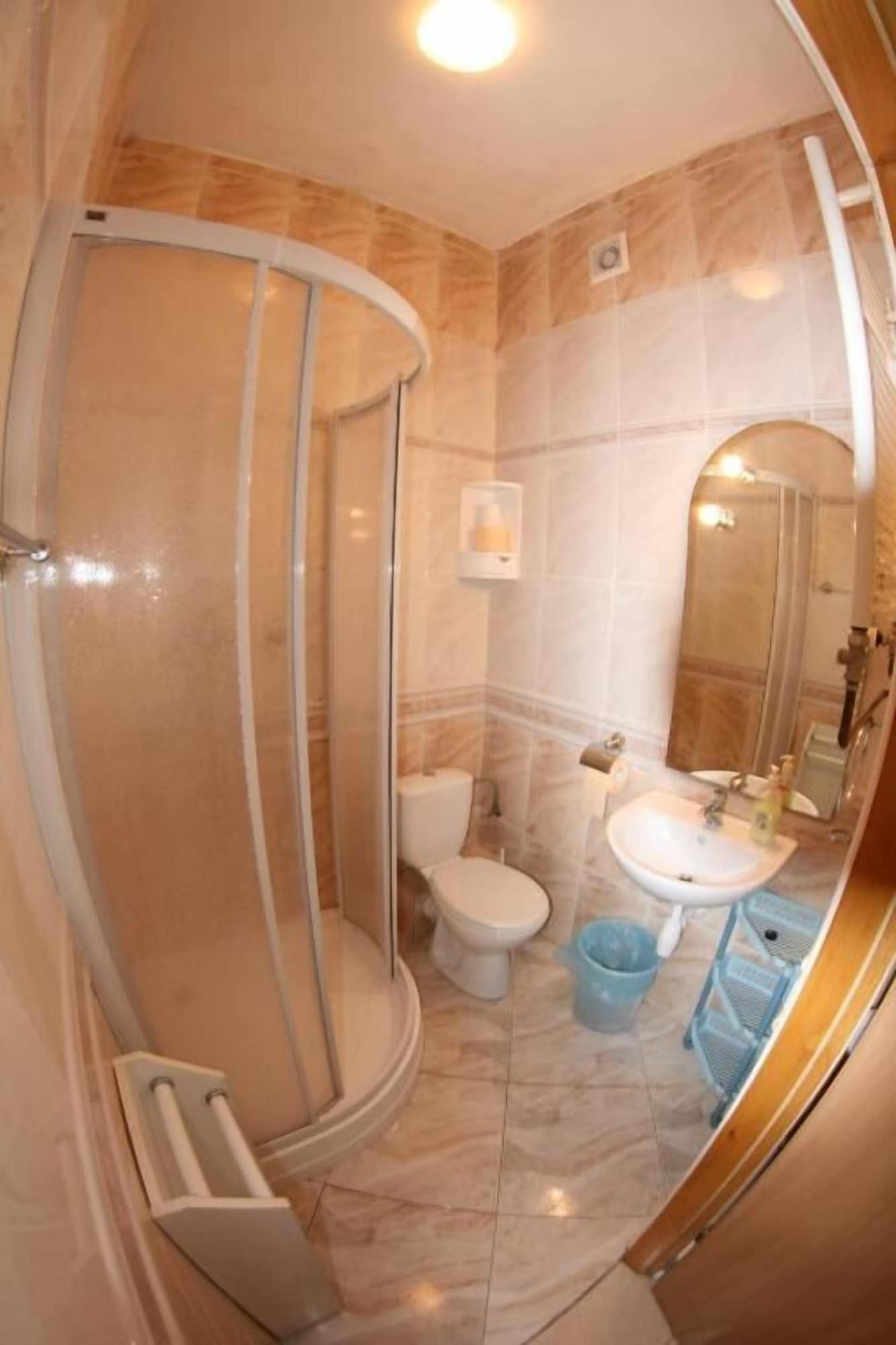 Hotel Daisy Budget Krakow Luaran gambar