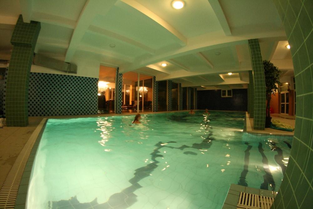 Hotel Daisy Budget Krakow Luaran gambar
