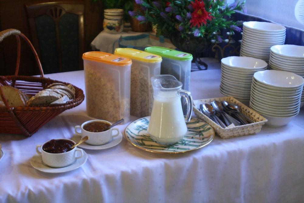 Hotel Daisy Budget Krakow Luaran gambar