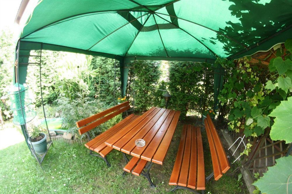 Hotel Daisy Budget Krakow Luaran gambar