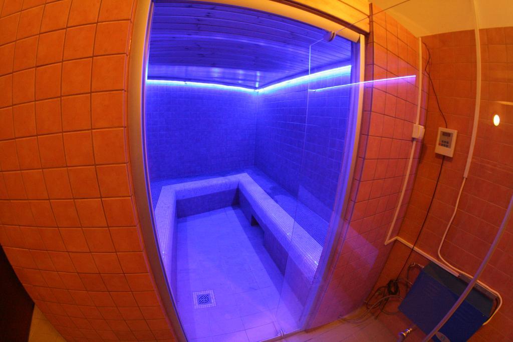Hotel Daisy Budget Krakow Luaran gambar