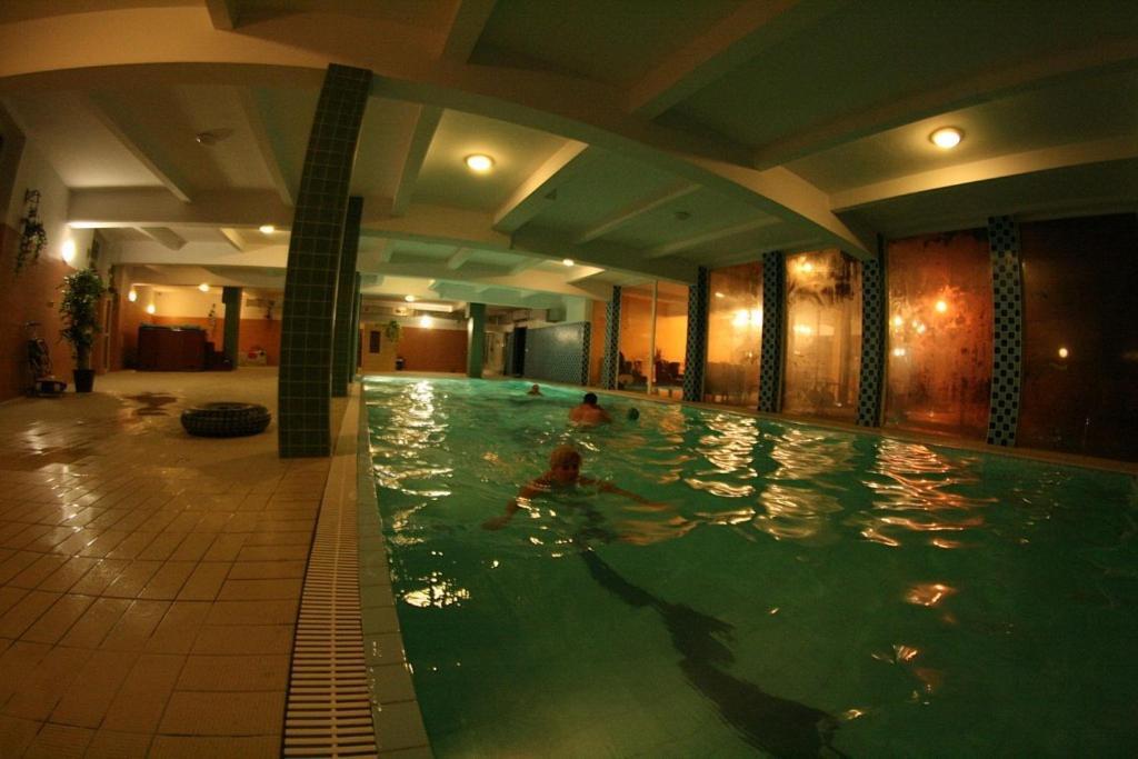 Hotel Daisy Budget Krakow Luaran gambar